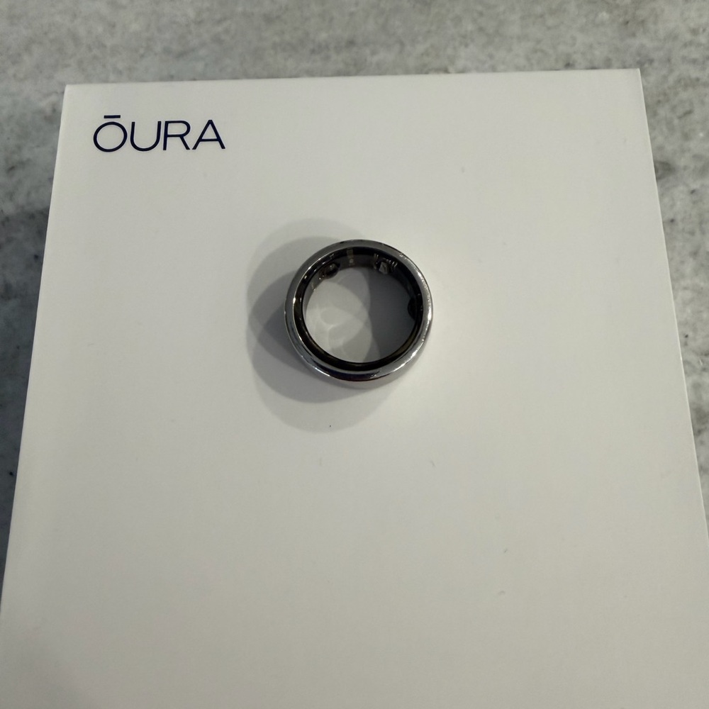 Oura Ring Gen 3 Horizon Silver Size 8 Smart Ring w/ Charger & Box